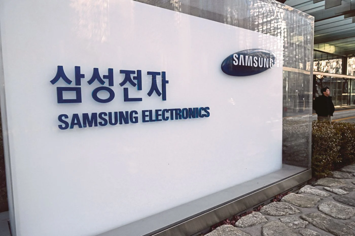 Samsung Elec市场竞争力和产品创新