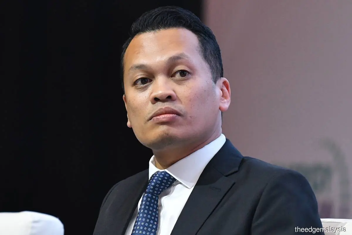 Bersama bars Nik Nazmi from official activities for three months
