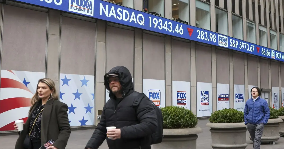 Nasdaq futures fall as AI rout deepens on debt concerns