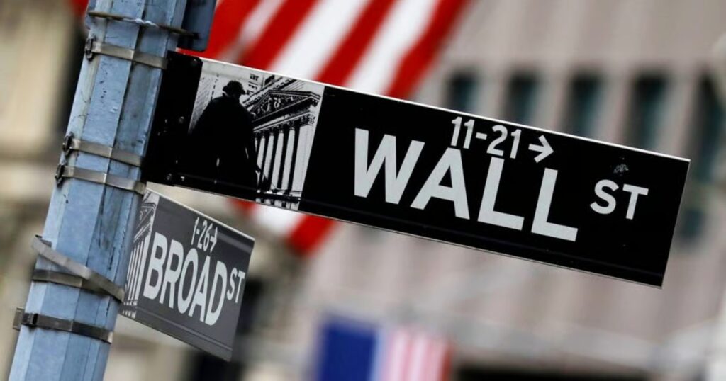 BUSINESS Wall Street ends higher on revived AI momentum