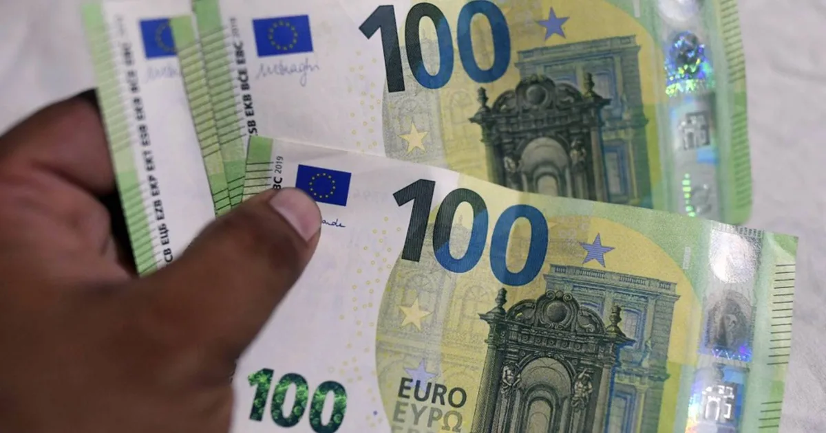 Euro gets much-needed reprieve as AI wobbles rock the dollar