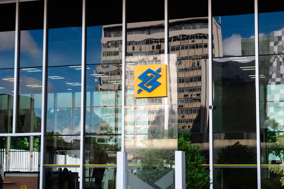 Hong Leong Financial Group – Financial services conglomerate